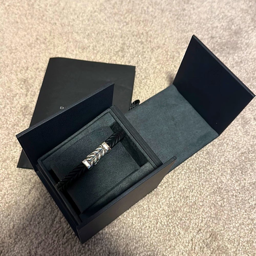 NWT David Yurman CHEVRON BLACK RUBBER BRACELET